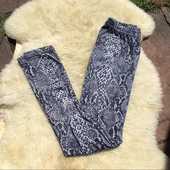 NILS Pants - Nils Snakeskin print leggings